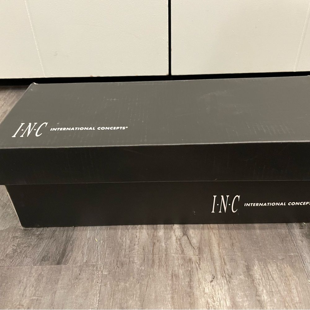 NWT INC International Concepts Women's Silver Bow Flats size 8 - Picture 9 of 12